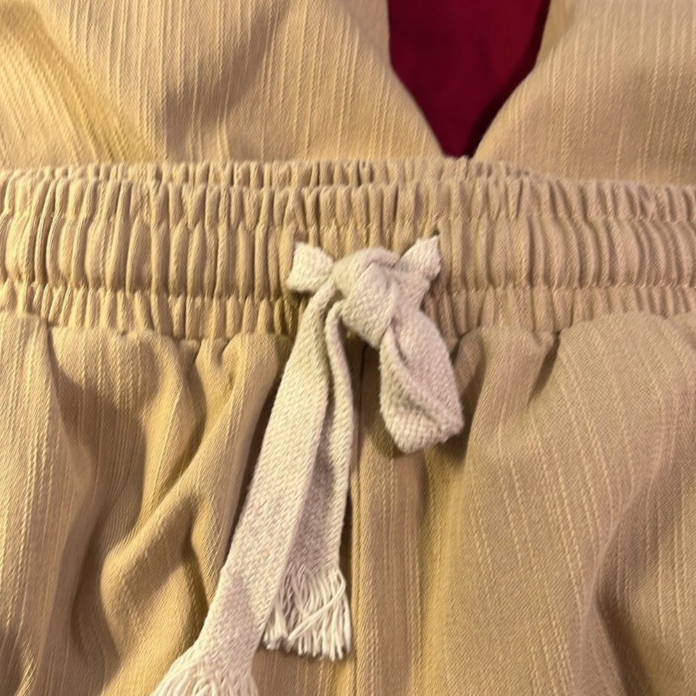 Shorts-Light Gold - Size L-Elastic waist - Picture 3 of 5